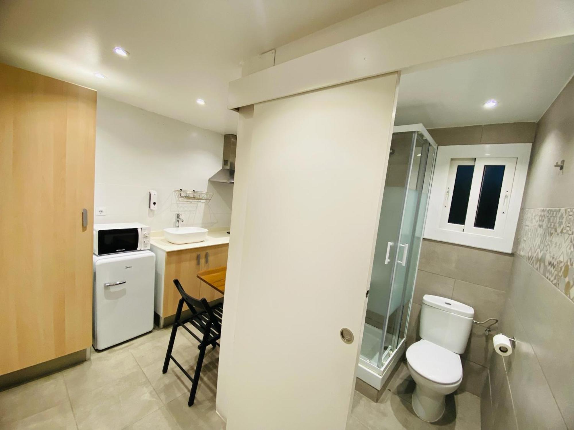 Apartamentos Con Bano Privado Frente Al Metro L5 Barcelona-Hospitalet L'Hospitalet de Llobregat Exteriör bild
