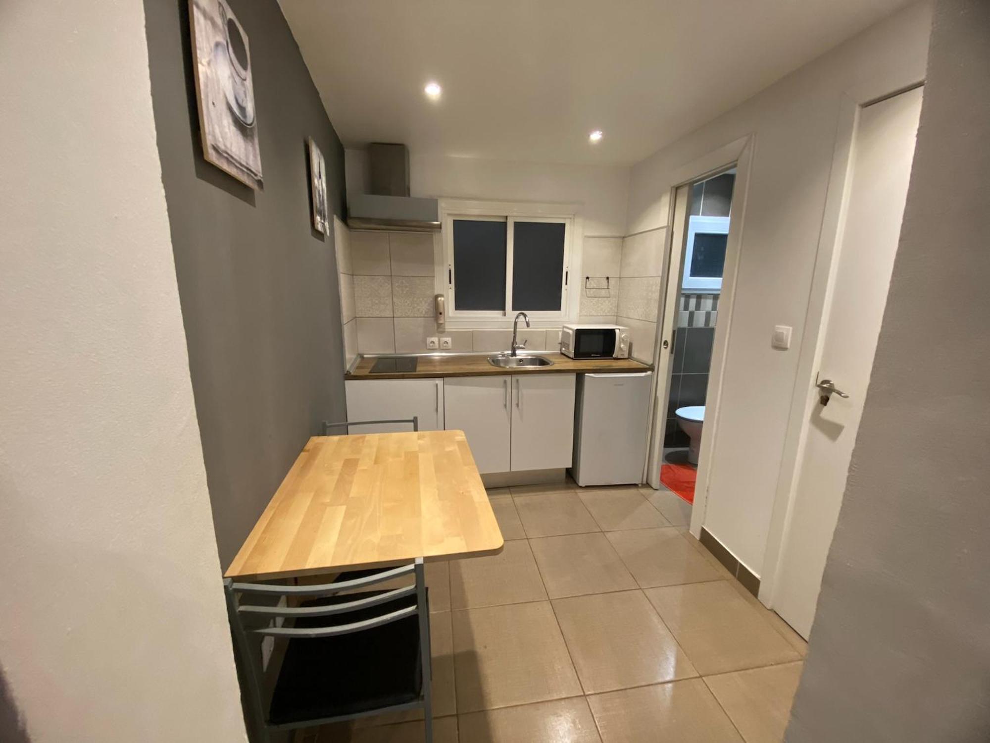 Apartamentos Con Bano Privado Frente Al Metro L5 Barcelona-Hospitalet L'Hospitalet de Llobregat Exteriör bild