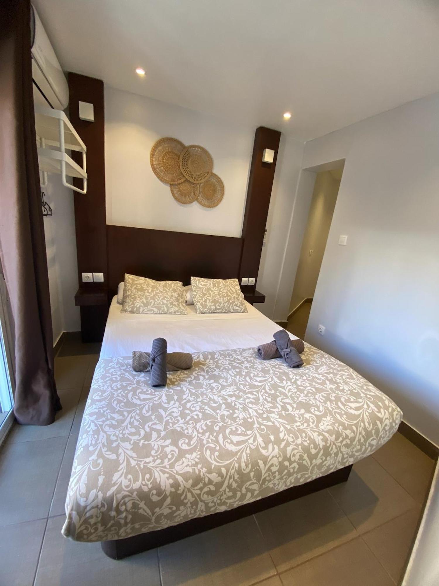 Apartamentos Con Bano Privado Frente Al Metro L5 Barcelona-Hospitalet L'Hospitalet de Llobregat Exteriör bild