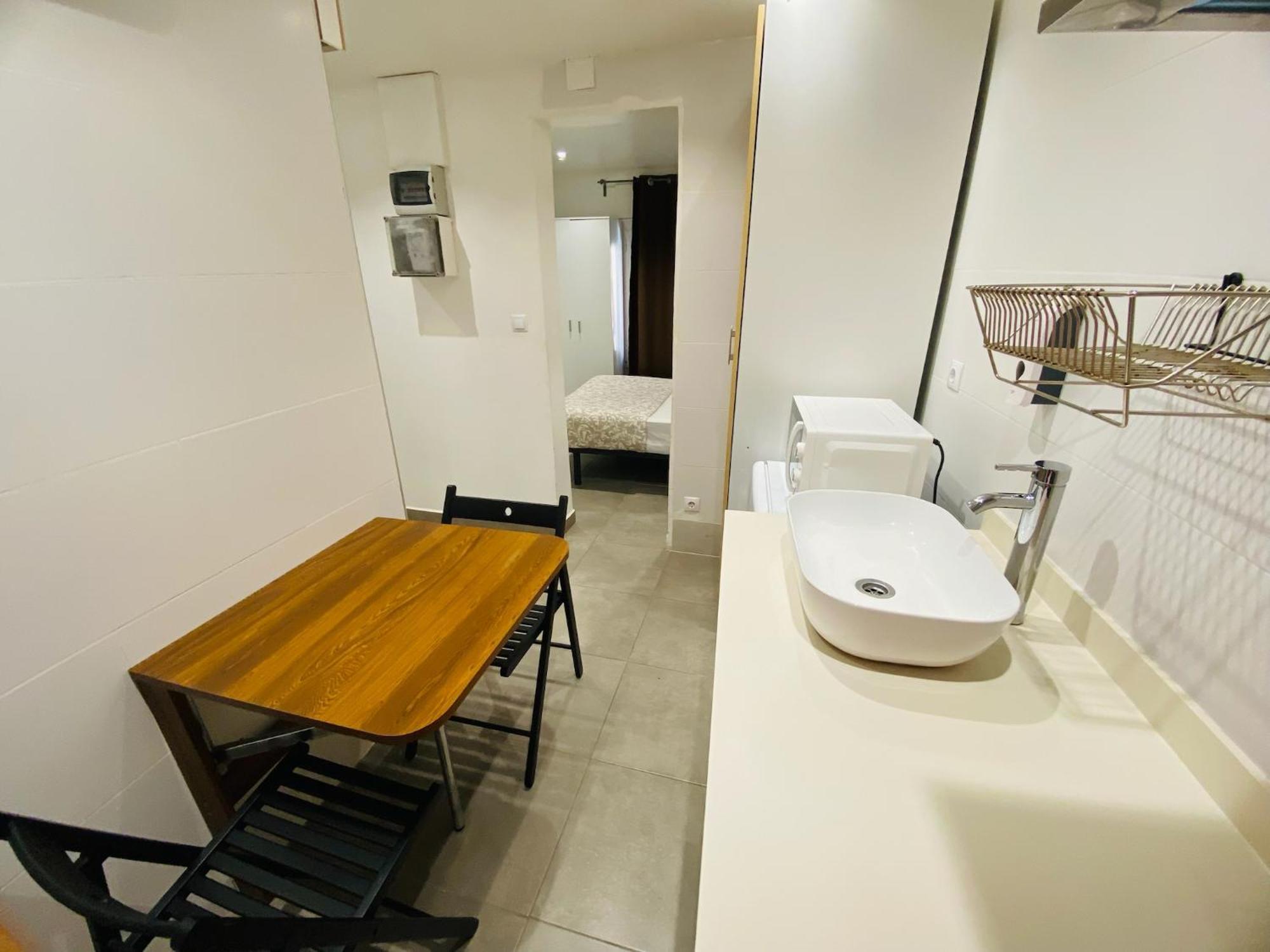 Apartamentos Con Bano Privado Frente Al Metro L5 Barcelona-Hospitalet L'Hospitalet de Llobregat Exteriör bild