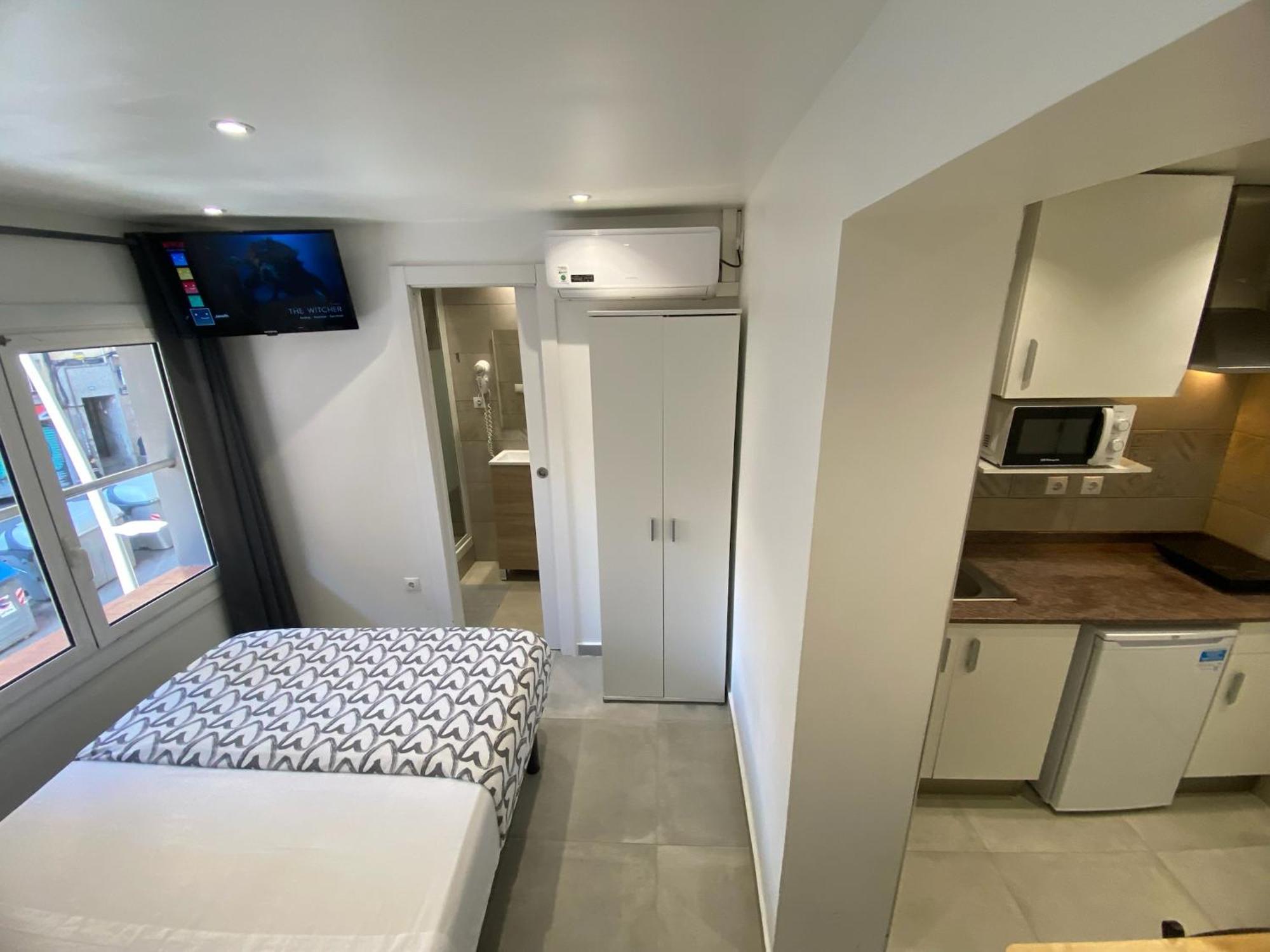 Apartamentos Con Bano Privado Frente Al Metro L5 Barcelona-Hospitalet L'Hospitalet de Llobregat Exteriör bild