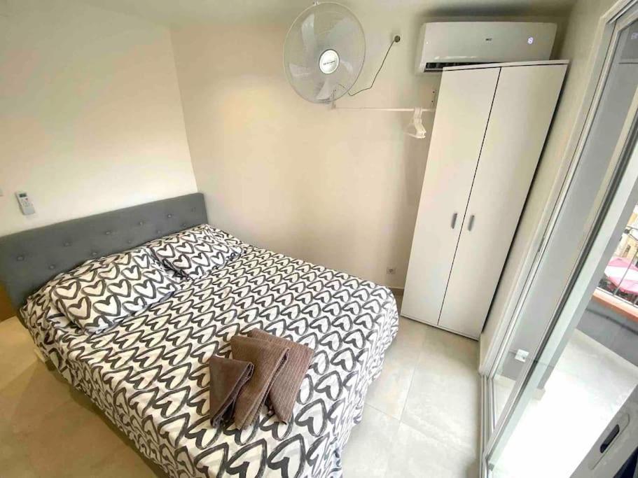 Apartamentos Con Bano Privado Frente Al Metro L5 Barcelona-Hospitalet L'Hospitalet de Llobregat Exteriör bild