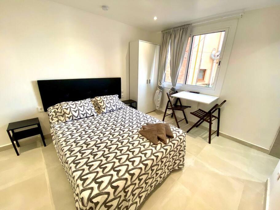 Apartamentos Con Bano Privado Frente Al Metro L5 Barcelona-Hospitalet L'Hospitalet de Llobregat Exteriör bild