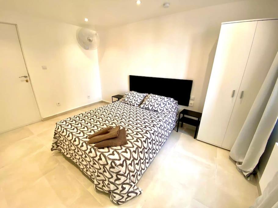Apartamentos Con Bano Privado Frente Al Metro L5 Barcelona-Hospitalet L'Hospitalet de Llobregat Exteriör bild