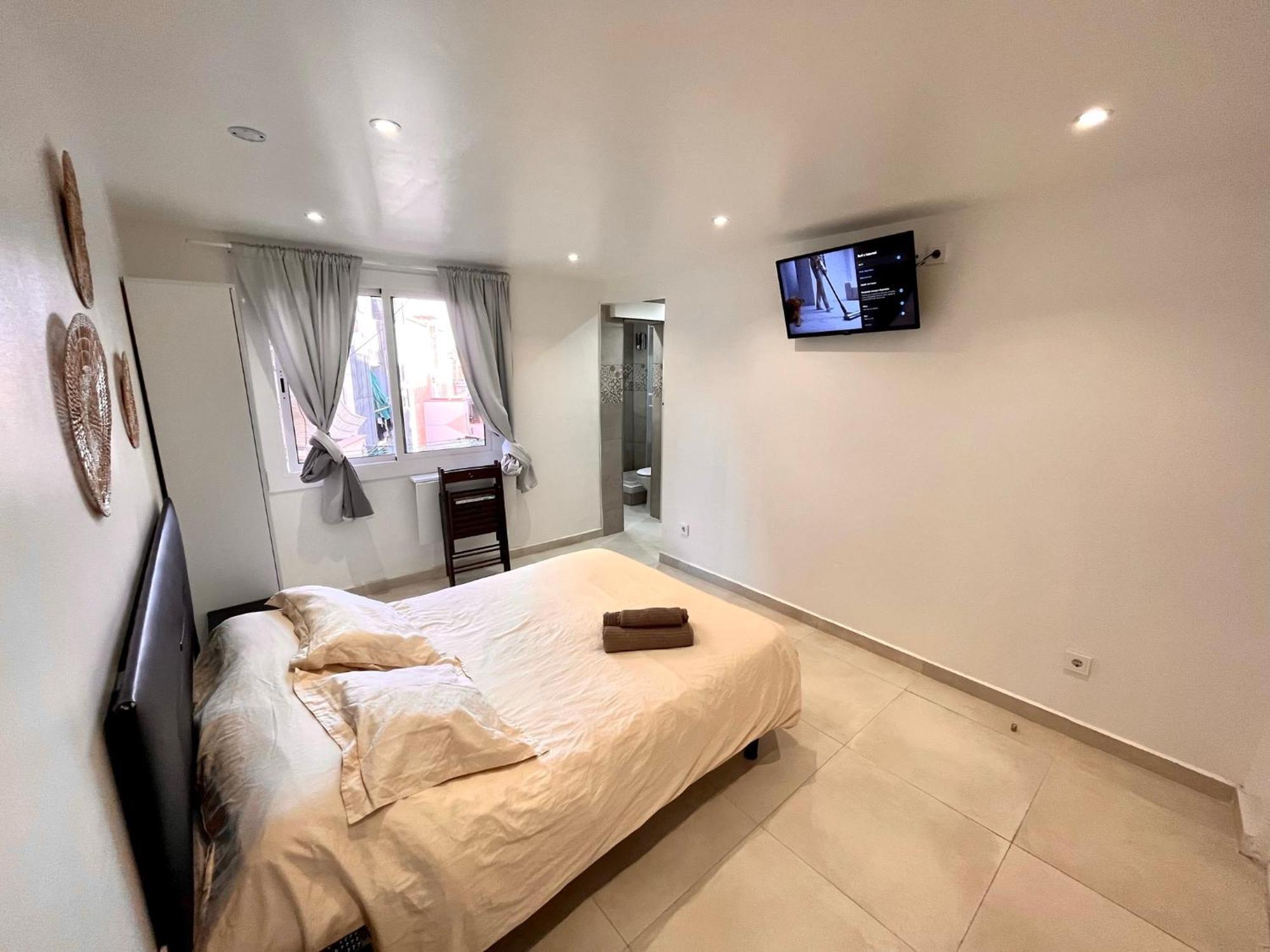 Apartamentos Con Bano Privado Frente Al Metro L5 Barcelona-Hospitalet L'Hospitalet de Llobregat Exteriör bild