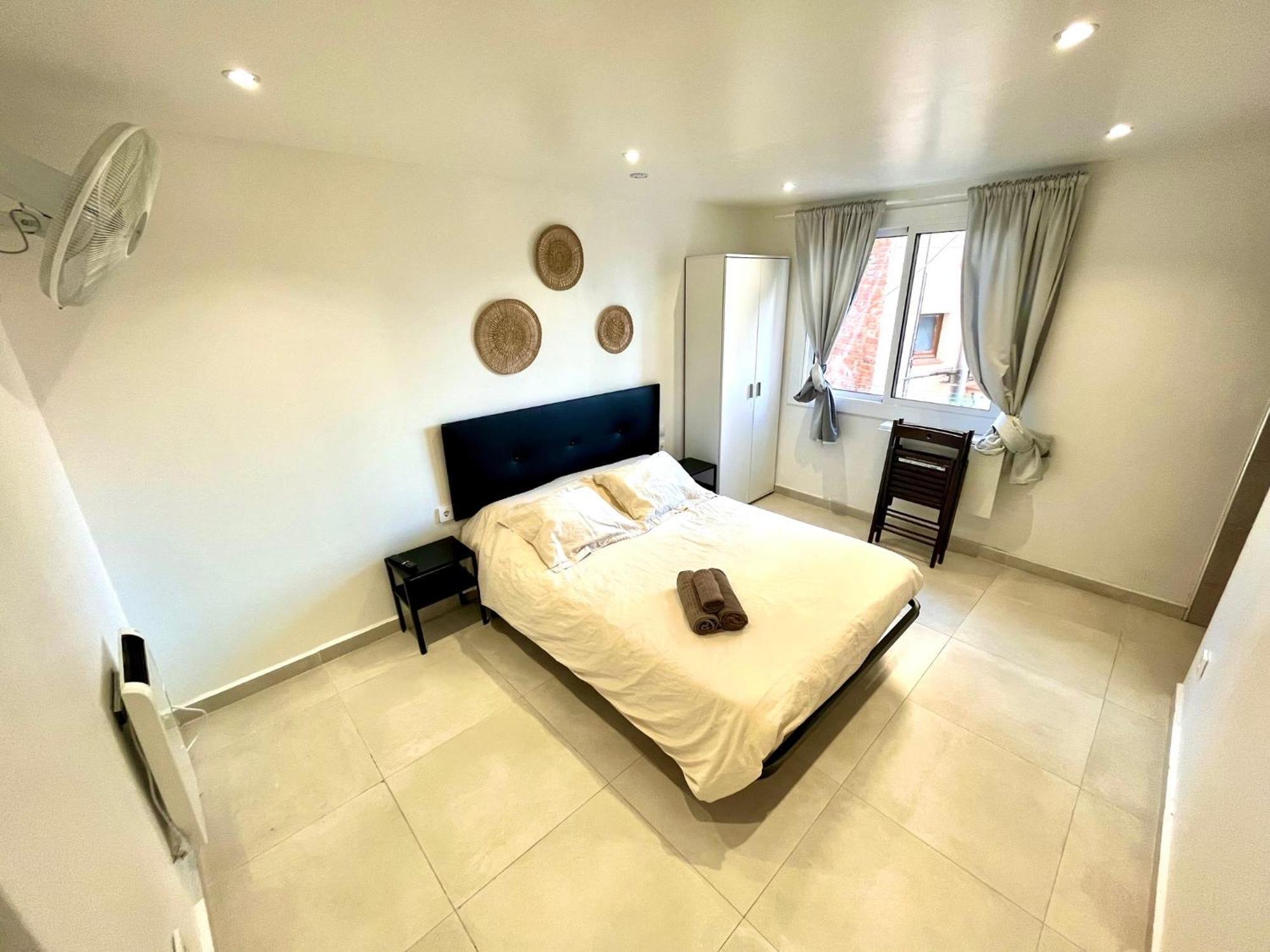Apartamentos Con Bano Privado Frente Al Metro L5 Barcelona-Hospitalet L'Hospitalet de Llobregat Exteriör bild