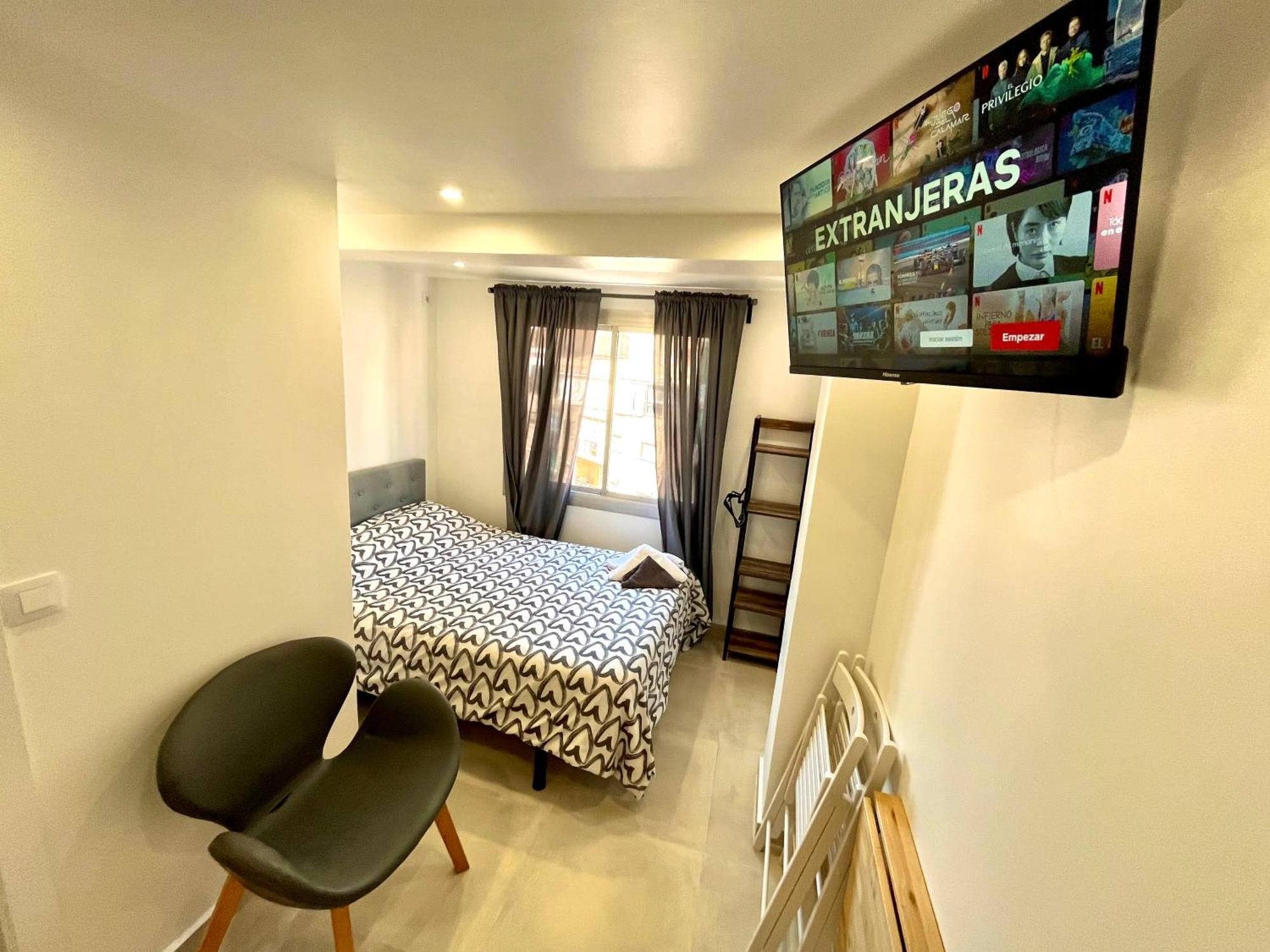 Apartamentos Con Bano Privado Frente Al Metro L5 Barcelona-Hospitalet L'Hospitalet de Llobregat Exteriör bild