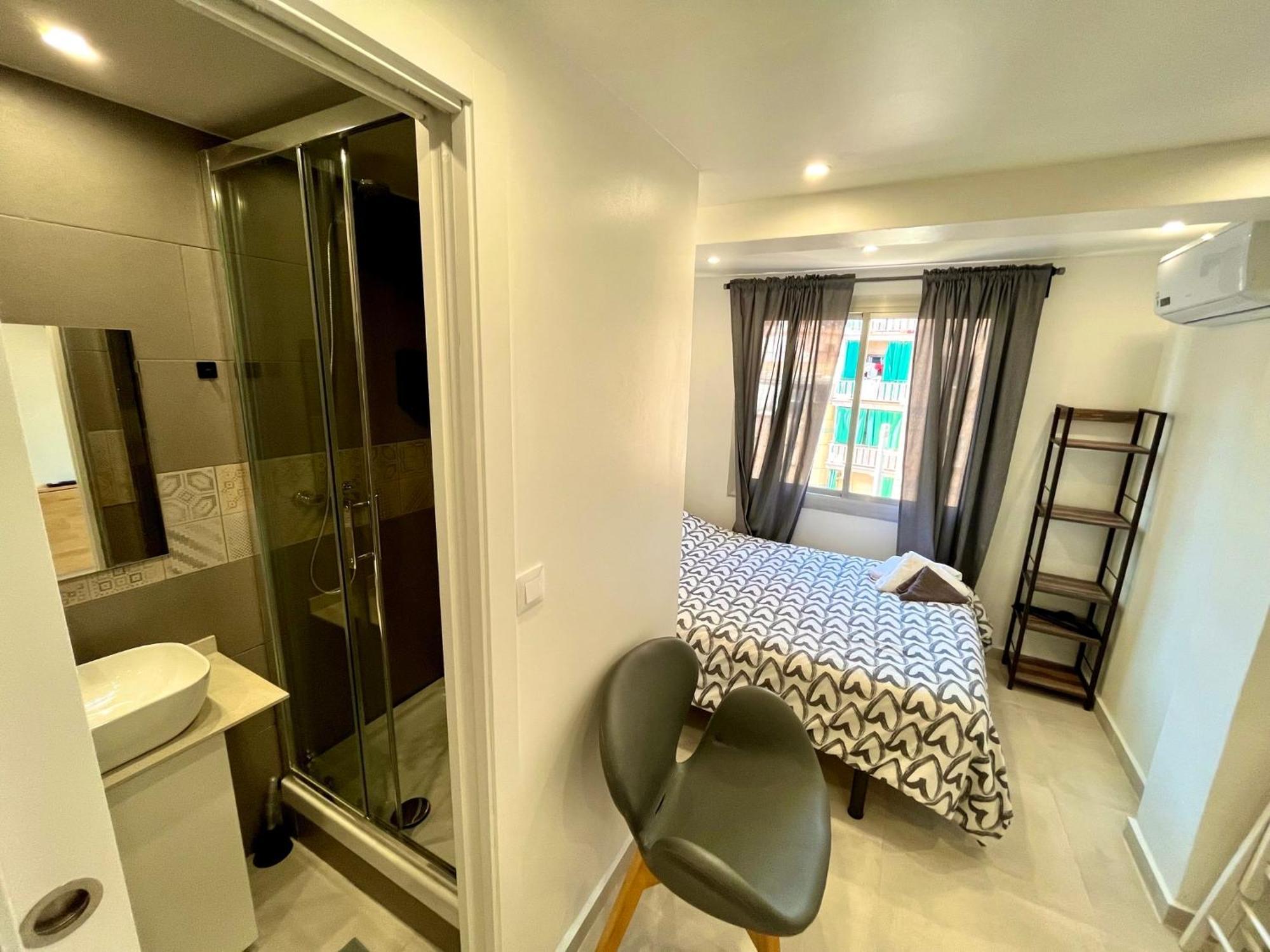 Apartamentos Con Bano Privado Frente Al Metro L5 Barcelona-Hospitalet L'Hospitalet de Llobregat Exteriör bild