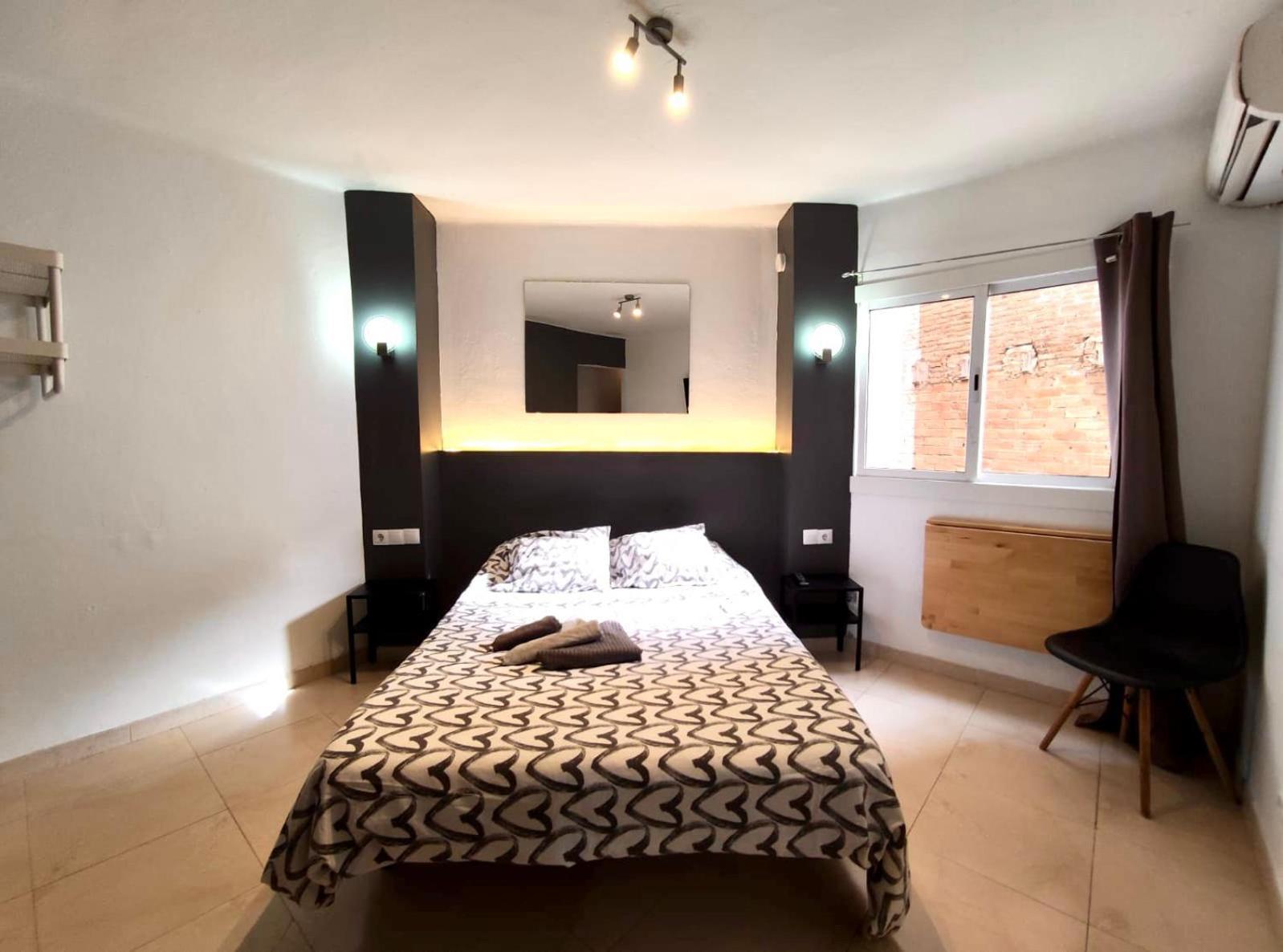 Apartamentos Con Bano Privado Frente Al Metro L5 Barcelona-Hospitalet L'Hospitalet de Llobregat Exteriör bild