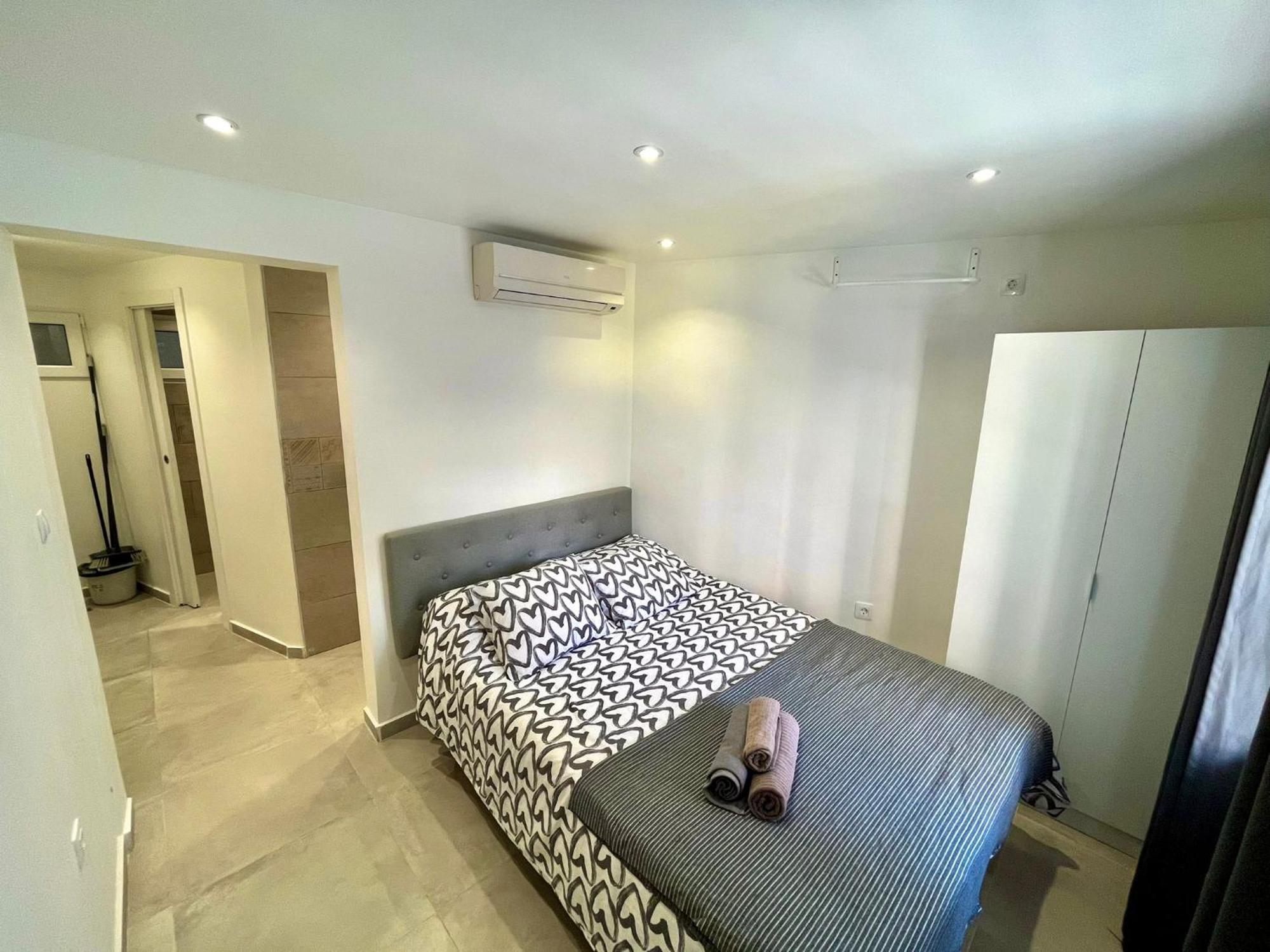 Apartamentos Con Bano Privado Frente Al Metro L5 Barcelona-Hospitalet L'Hospitalet de Llobregat Exteriör bild